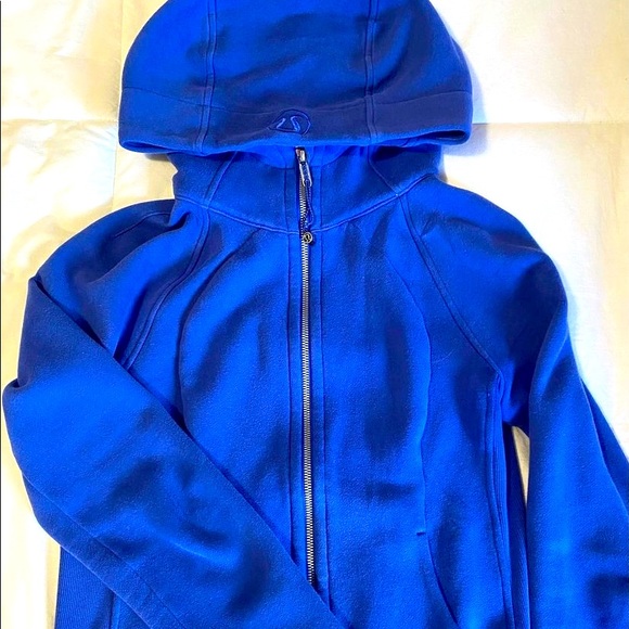 lululemon athletica Sweaters - Blue lululemon scuba hoodie, size 4!